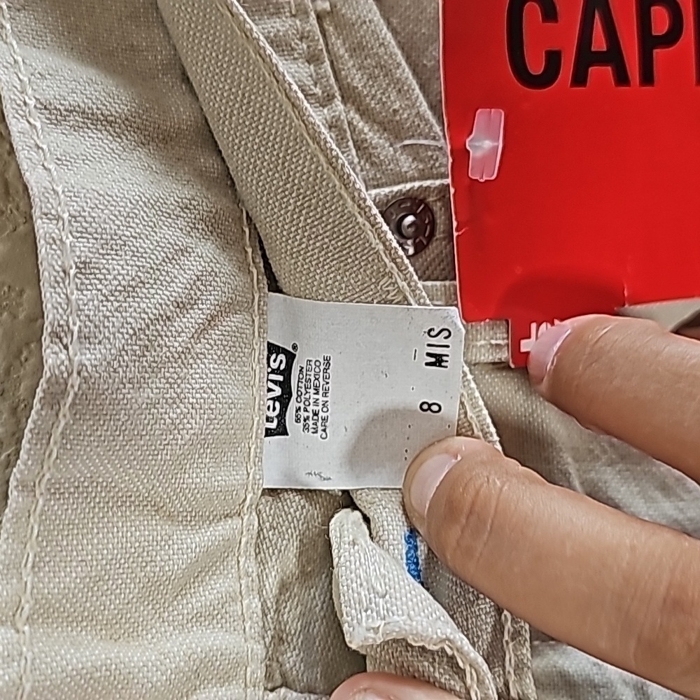 LEVI'S Cream Capri - Picture 6 of 6